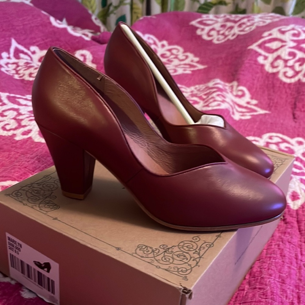 Marilyn 1940s Pumps, Oxblood, American Duchess